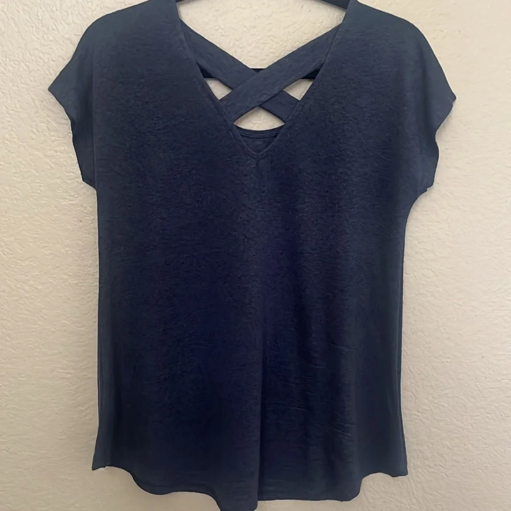 Bobeau Gray Cross Back Short Sleeve Top- Small - Picture 3 of 5